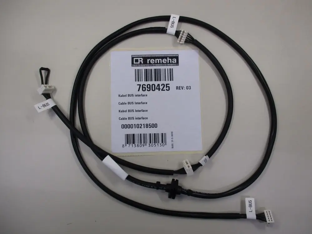 Kabel mit mehreren Anschlüssen und Etiketten, gekennzeichnet mit „L-BUS“ und „S-BUS“. Gerechnet unter der Marke Remeha, für BUS-Schnittstellenanwendungen.